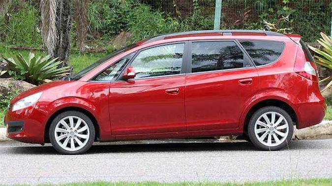 Linhas limpas da carroceria s�o o grande atrativo desse carro