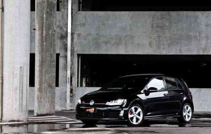 A cor preta deixa o esportivo da Volkswagen mais discreto(foto: Paulo Paiva/DP/D.A Press)