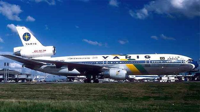 DC10 da Varig trouxe dos Estados Unidos a Seleção Tetracampeã em 1994 (foto: (AalainDurand/Airliners.net/Reprodução)) DC10 da Varig trouxe dos Estados Unidos a Seleção Tetracampeã em 1994 (foto: (AalainDurand/Airliners.net/Reprodução))