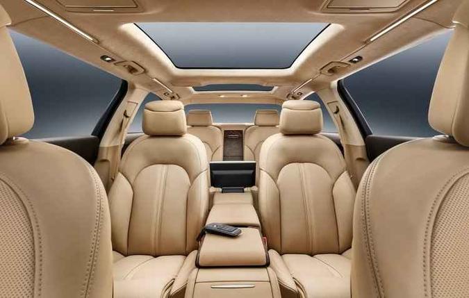 São seis poltronas posicionadas para frente, revestidas em couro bege(foto: Audi/Divulgação) São seis poltronas posicionadas para frente, revestidas em couro bege(foto: Audi/Divulgação)