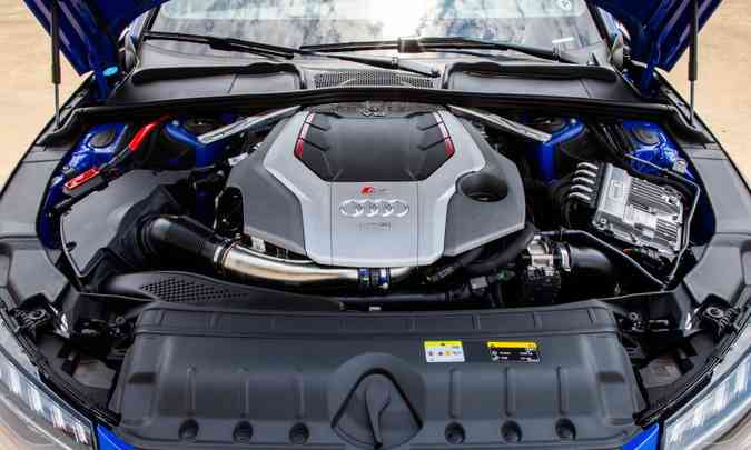 O motor V6 que equipa tanto a perua quanto o sedã tem 450cv e 61,2kgfm de torque(foto: Audi/Divulgação)