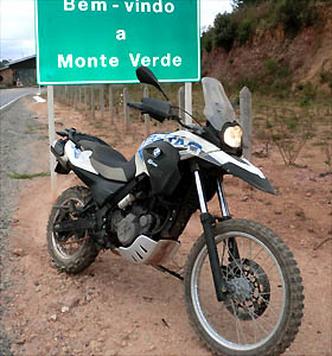O motor tem um cilindro, inje��o eletr�nica e refrigera��o l�quida