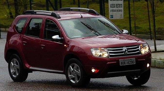 Robustez é um dos pontos fortes do modelo Renault, que tem para-lamas salientes e grade cromada(foto: Gladyston Rodrigues/EM/D.A Press) Robustez é um dos pontos fortes do modelo Renault, que tem para-lamas salientes e grade cromada(foto: Gladyston Rodrigues/EM/D.A Press)