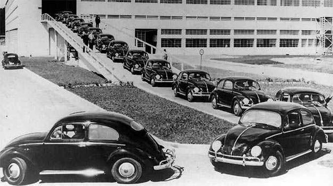Início da produção do Fusca no Brasil, em 1959(foto: Volkswagen/Divulgação) Início da produção do Fusca no Brasil, em 1959(foto: Volkswagen/Divulgação)
