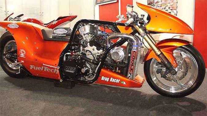 Entre as atrações da feira estarão modelos especiais, como um dragster com motor de 500cv(foto: Fotos: Motofair/Divulgação) Entre as atrações da feira estarão modelos especiais, como um dragster com motor de 500cv(foto: Fotos: Motofair/Divulgação)