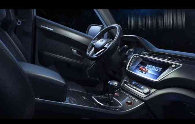 X7 tem bons itens de srie, como tela multimdia de 10,2 polegadas com GPS(foto: Land Wind / Divulgacao )