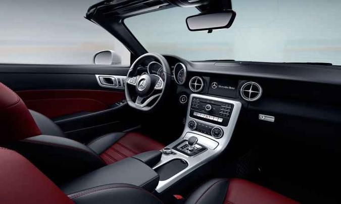Ambas as versões do Mercedes-Benz vem com câmbio automático 9G-Tronic(foto: Mercedes-Benz/Divulgação) Ambas as versões do Mercedes-Benz vem com câmbio automático 9G-Tronic(foto: Mercedes-Benz/Divulgação)