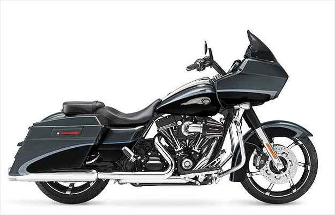 Batizada de Rei da Estrada. a Road King tem até para-brisas(foto: Harley-Davidson 2011/Divulgacao) Batizada de Rei da Estrada. a Road King tem até para-brisas(foto: Harley-Davidson 2011/Divulgacao)