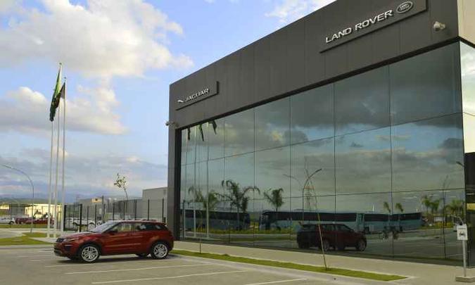 Fachada da fábrica da Jaguar Land Rover em Itatiaia (RJ)(foto: Jaguar Land Rover/Divulgação) Fachada da fábrica da Jaguar Land Rover em Itatiaia (RJ)(foto: Jaguar Land Rover/Divulgação)