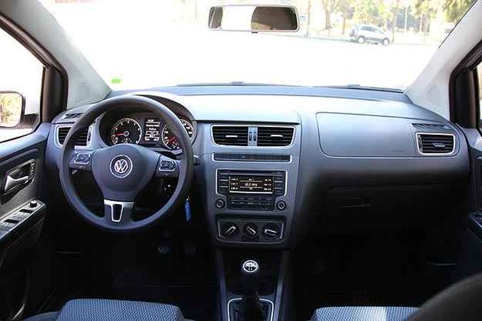 O volante de três raios agrupa comandos de som e computador(foto: Marlos Ney Vidal/EM/D.A Press) O volante de três raios agrupa comandos de som e computador(foto: Marlos Ney Vidal/EM/D.A Press)