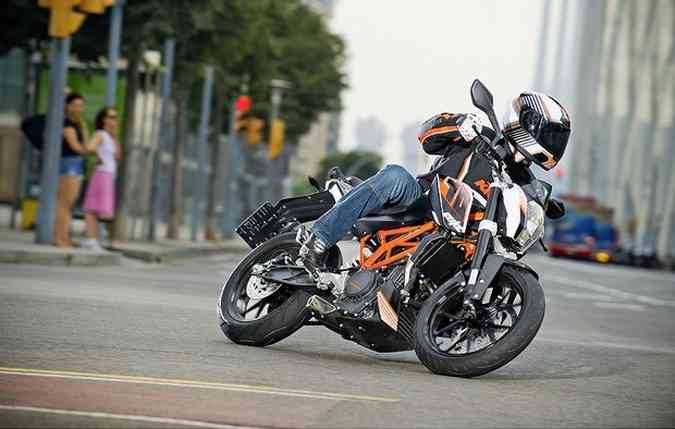 Vendida pelo preo de R$19.990, moto no precisa pagar frete e nem custos adicionais (foto: KTM / Divulgao )
