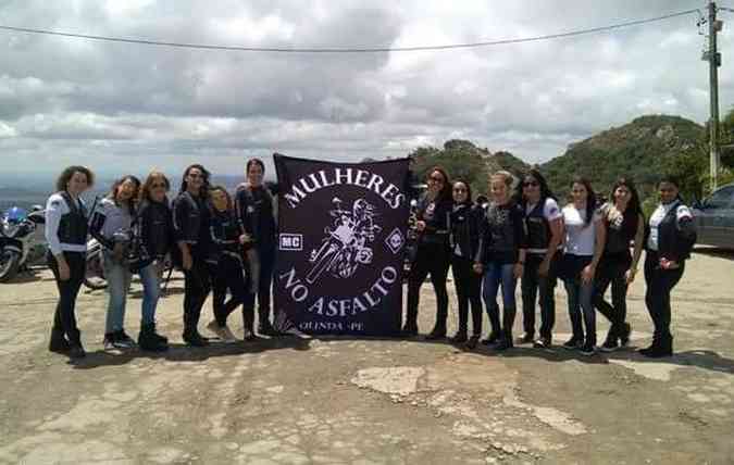 O moto clube Mulheres no Asfalto conta com 22 integrantes. Foto: Mulheres no Asfalto / Divulgao