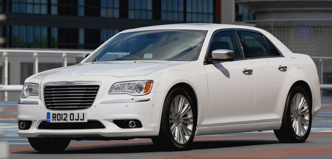 Problema nos airbags dianteiros afeta 395 modelos do 300C (foto: Chrysler/divulga��o )