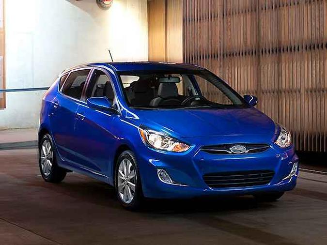 A dianteira foi inspirada fortemente no hatch/cup� Veloster, lan�ado no Sal�o de Detroit(foto: Hyundai/Divulga��o)