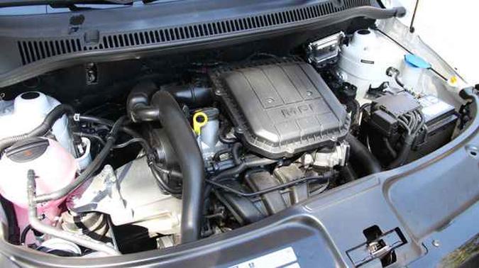 Moderno motor de três cilindros transformou o hatch em um carro muito mais esperto(foto: Marlos Ney Vidal/EM/D.A Press) Moderno motor de três cilindros transformou o hatch em um carro muito mais esperto(foto: Marlos Ney Vidal/EM/D.A Press)