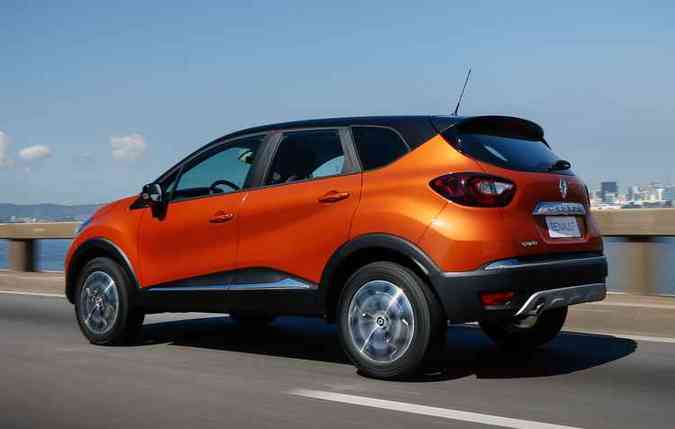 Em comparao com o Zen, modelo Intense com rodas aro 17  o mais recomendado (foto: Renault/Divulgao)