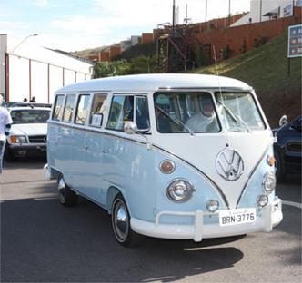 A VW Kombi, é claro, não poderia ficar de fora do evento(foto: Edésio Ferreira / EM / D.A Press) A VW Kombi, é claro, não poderia ficar de fora do evento(foto: Edésio Ferreira / EM / D.A Press)