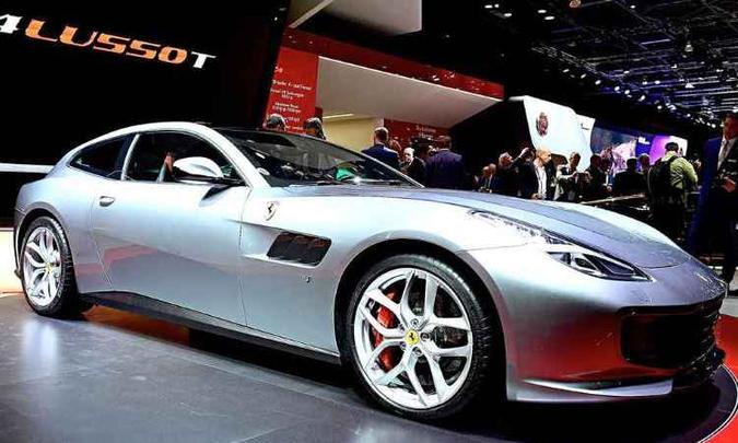 Ferrari GTC4 Lusso T(foto: Miguel Medina/AFP) Ferrari GTC4 Lusso T(foto: Miguel Medina/AFP)