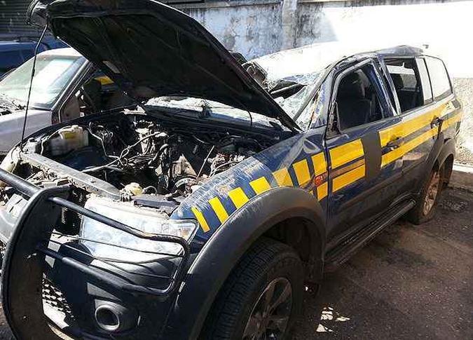 Mesmo batida, Pajero tem o maior valor inicial: R$ 17.500(foto: Thiago Ventura/EM/D.A Press) Mesmo batida, Pajero tem o maior valor inicial: R$ 17.500(foto: Thiago Ventura/EM/D.A Press)