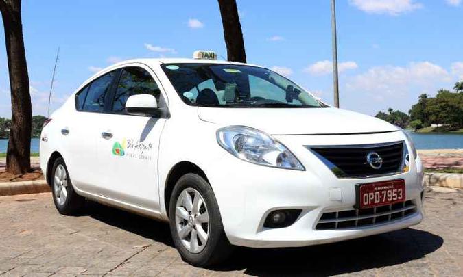 Modelo é o 2013, ainda importado do México, na versão SL(foto: Nissan/Divulgação) Modelo é o 2013, ainda importado do México, na versão SL(foto: Nissan/Divulgação)