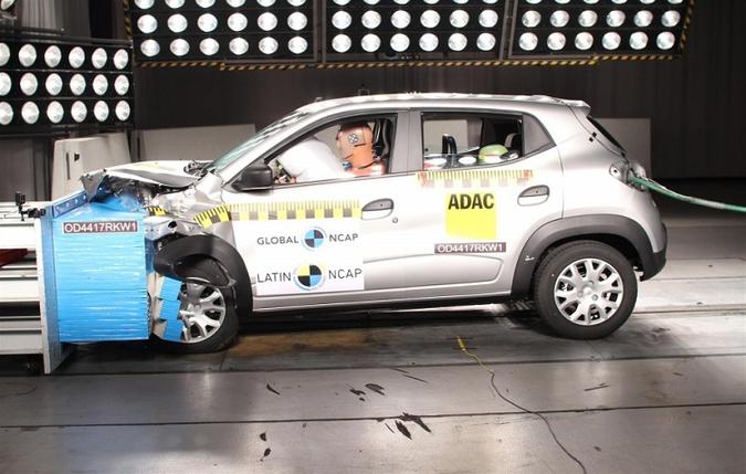 Equipado com 4 airbags, o Kwid conseguiu alcançar 3 estrelas para adultos e crianças(foto: Latin NCAP/Divulgação)) Equipado com 4 airbags, o Kwid conseguiu alcançar 3 estrelas para adultos e crianças(foto: Latin NCAP/Divulgação))