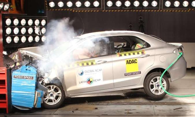 Impacto frontal, a 64km/h(foto: Latin NCAP/Divulgação) Impacto frontal, a 64km/h(foto: Latin NCAP/Divulgação)