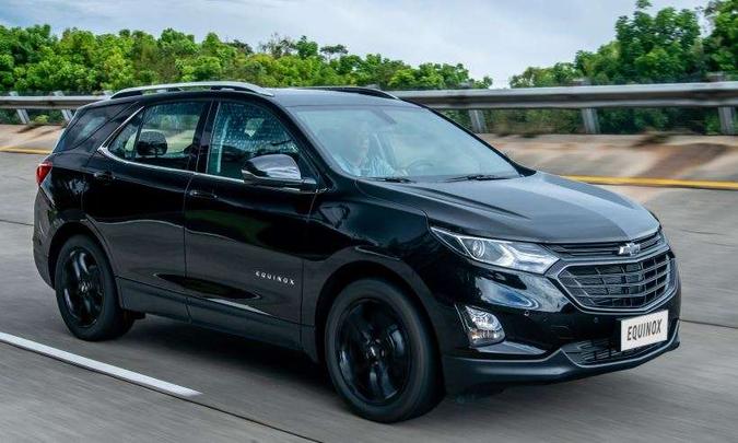 Versão Midnight tem a carroceria pintada em preto e acabamento escurecido na grade dianteira e na gravata símbolo da marca(foto: Chevroletr/Divulgação) Versão Midnight tem a carroceria pintada em preto e acabamento escurecido na grade dianteira e na gravata símbolo da marca(foto: Chevroletr/Divulgação)