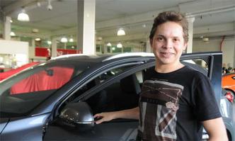 Interessado no HR-V, Ricardo Teixeira da Silva passou na Banzai para fazer um test-drive e negociar o modelo(foto: Cristina Horta/EM/D.A Press) Interessado no HR-V, Ricardo Teixeira da Silva passou na Banzai para fazer um test-drive e negociar o modelo(foto: Cristina Horta/EM/D.A Press)