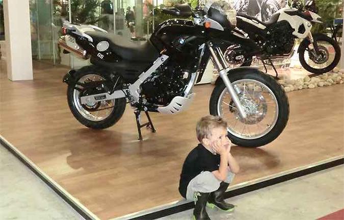 Motofair também atraiu a atenção das crianças Motofair também atraiu a atenção das crianças