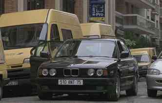 BMW 535i aparece no filme Ronin (1998) em cena de perseguio nas ruas de Paris(foto: BMW/Divulgao)