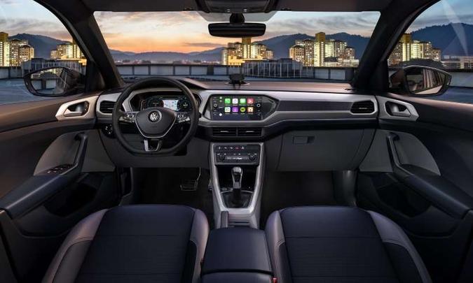 Painel segue orientação horizontal, mas seu design é leve(foto: Volkswagen/Divulgação) Painel segue orientação horizontal, mas seu design é leve(foto: Volkswagen/Divulgação)