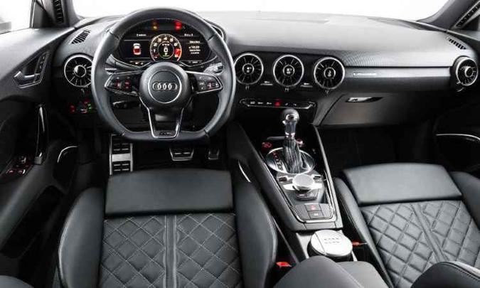 Tela do painel pode ser configurada para destacar conta-giros, nos modos clássico ou S(foto: Audi/Divulgação) Tela do painel pode ser configurada para destacar conta-giros, nos modos clássico ou S(foto: Audi/Divulgação)