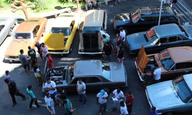 Divulgação/Barreiro Opala Clube(foto: Encontros de Opala ganham tradição no Via Shopping Barreiro) Divulgação/Barreiro Opala Clube(foto: Encontros de Opala ganham tradição no Via Shopping Barreiro)