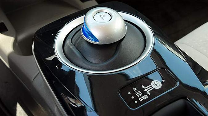 Detalhe futurista é a alavanca de câmbio, semelhante a um joystick(foto: Euler Junior/EM/D.A Press) Detalhe futurista é a alavanca de câmbio, semelhante a um joystick(foto: Euler Junior/EM/D.A Press)