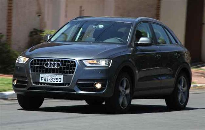 Audi Q3 2.0: As dimensões externas mais reduzidas do Q3 não revelam o bom espaço interno do modelo(foto: Marlos Ney Vidal/EM/D.A Press) Audi Q3 2.0: As dimensões externas mais reduzidas do Q3 não revelam o bom espaço interno do modelo(foto: Marlos Ney Vidal/EM/D.A Press)