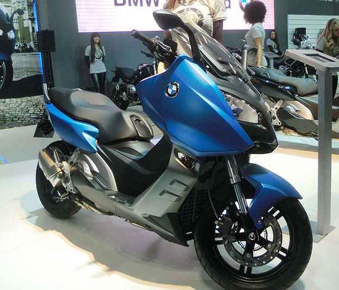 A BMW entra no segmento dos scooters em 2014 com a C600 Sport de 60 cv(foto: Teo Mascarenhas/Esp. EM ) A BMW entra no segmento dos scooters em 2014 com a C600 Sport de 60 cv(foto: Teo Mascarenhas/Esp. EM )
