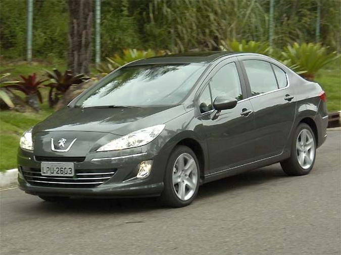 Como o Fluence, o Peugeot 408 também tem origem oriental, a exemplo do Citroën C4 Pallas, com o qual divide plataforma(foto: Maria Tereza Correia/EM/D. APRESS) Como o Fluence, o Peugeot 408 também tem origem oriental, a exemplo do Citroën C4 Pallas, com o qual divide plataforma(foto: Maria Tereza Correia/EM/D. APRESS)