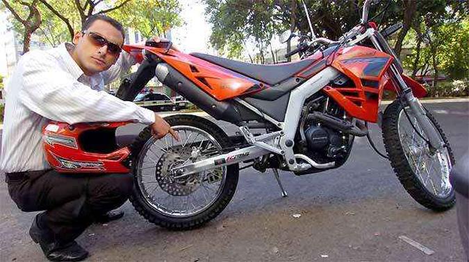 Vazamento de gasolina e freio traseiro ineficaz foram alguns dos defeitos relacionados(foto: Jair Amaral/EM/D.A PRESS) Vazamento de gasolina e freio traseiro ineficaz foram alguns dos defeitos relacionados(foto: Jair Amaral/EM/D.A PRESS)