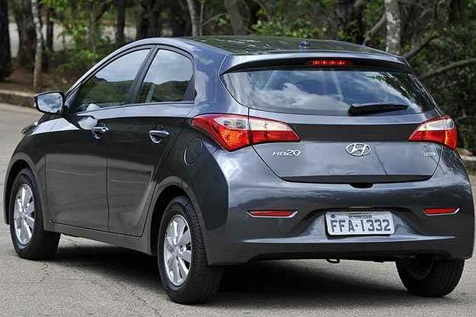 O Hyundai HB20 está sendo bem aceito no mercado pelas linhas modernas marcadas por muitos recortes(foto: Juarez Rodrigues/EM/D.A Press) O Hyundai HB20 está sendo bem aceito no mercado pelas linhas modernas marcadas por muitos recortes(foto: Juarez Rodrigues/EM/D.A Press)