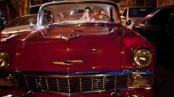 Camila Resende usa um Chevrolet Bel-Air 1956 para ir ao casamento(foto: Arquivo Pessoal)