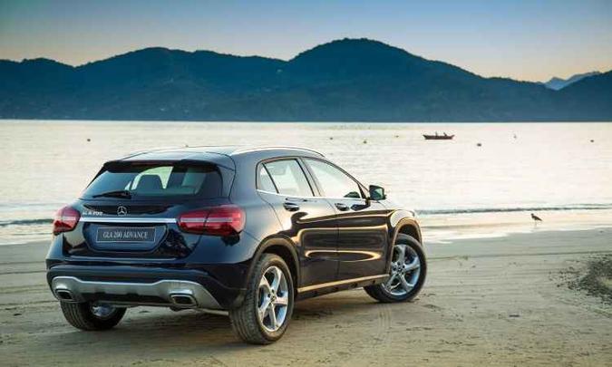 Para-choque traseiro tem vincos mais acentuados e e o defletor de ar confere toque de esportividade(foto: Malagrine Estúdio/Mercedes-Benz/Divulgação) Para-choque traseiro tem vincos mais acentuados e e o defletor de ar confere toque de esportividade(foto: Malagrine Estúdio/Mercedes-Benz/Divulgação)