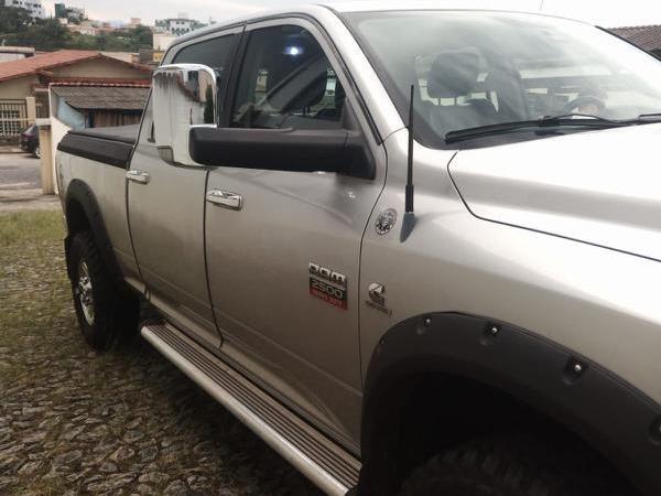 Ram 2500 Laramie  6.7 Tdi  CD 4x4 Diesel 2012 R$ 207.500,00 MG VRUM