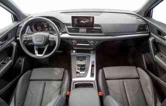Cabine  requintada de equipamentos de luxo(foto: Audi / Divulgao)