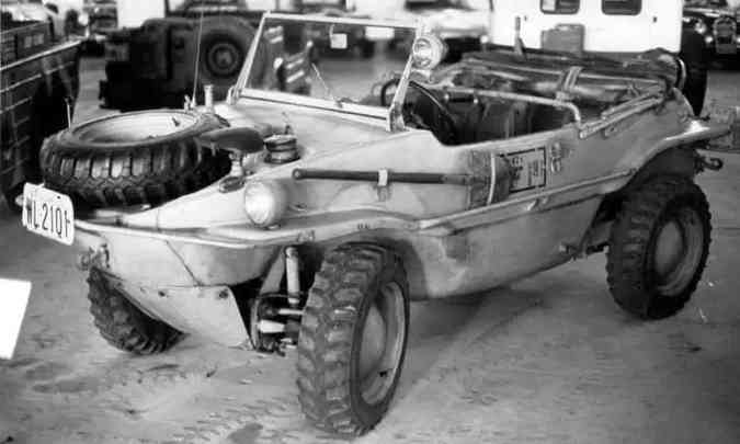 Durante a Segunda Guerra Mundial o projeto do Fusca deu origem a um veículo anfíbio(foto: Volkswagen/Divulgação)