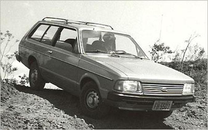 Com pneus lameiros, a Belina foi a �nica perua nacional a ter op��o de tra��o 4x4; modelo 1985 j� trazia a nova frente