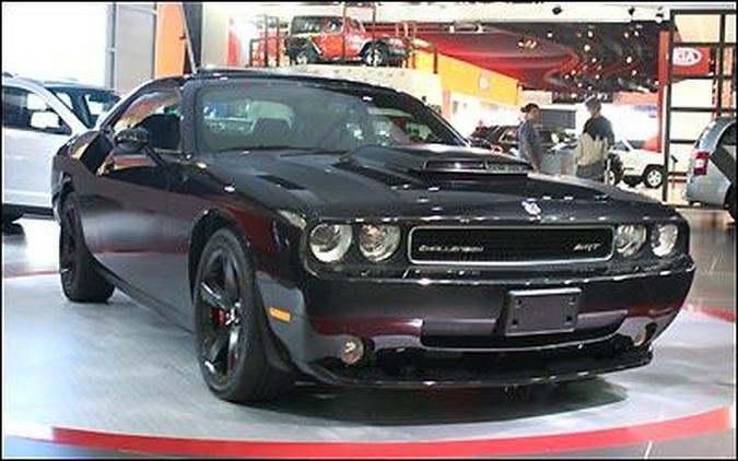 O Dodge Challenger s� chega no ano que vem, j� na vers�o 2011, com motor V8 Hemi 6.4 de 481cv