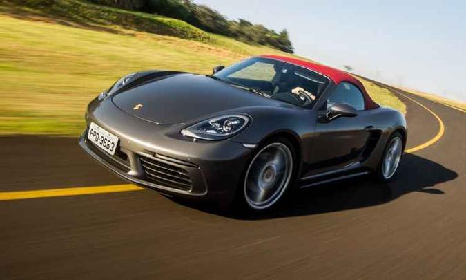 O esportivo ganhou novo conjunto óptico e entradas de ar maiores, para enfatizar a largura(foto: Duda Barros/Porsche/Divulgação) O esportivo ganhou novo conjunto óptico e entradas de ar maiores, para enfatizar a largura(foto: Duda Barros/Porsche/Divulgação)