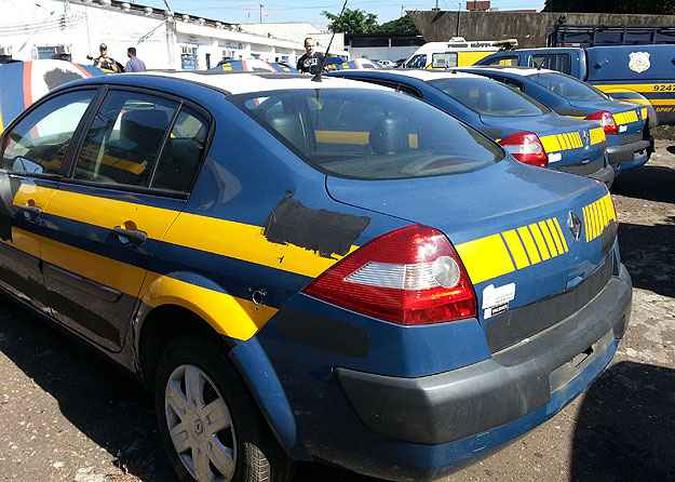 Renault Megane Expression 2.0 - 2009 - R$ 2.900(foto: Thiago Ventura/EM/D.A Press) Renault Megane Expression 2.0 - 2009 - R$ 2.900(foto: Thiago Ventura/EM/D.A Press)