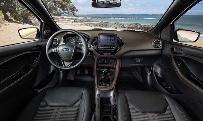O interior tem acabamento em duas cores e central multimídia Sync 2.5(foto: Ford/Divulgação) O interior tem acabamento em duas cores e central multimídia Sync 2.5(foto: Ford/Divulgação)