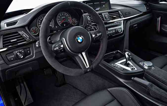 Som, ar-condicionado, BMW HiFi e central multimdia com GPS integrado tambm esto presentes no esportivo(foto: BMW/Divulgao)
